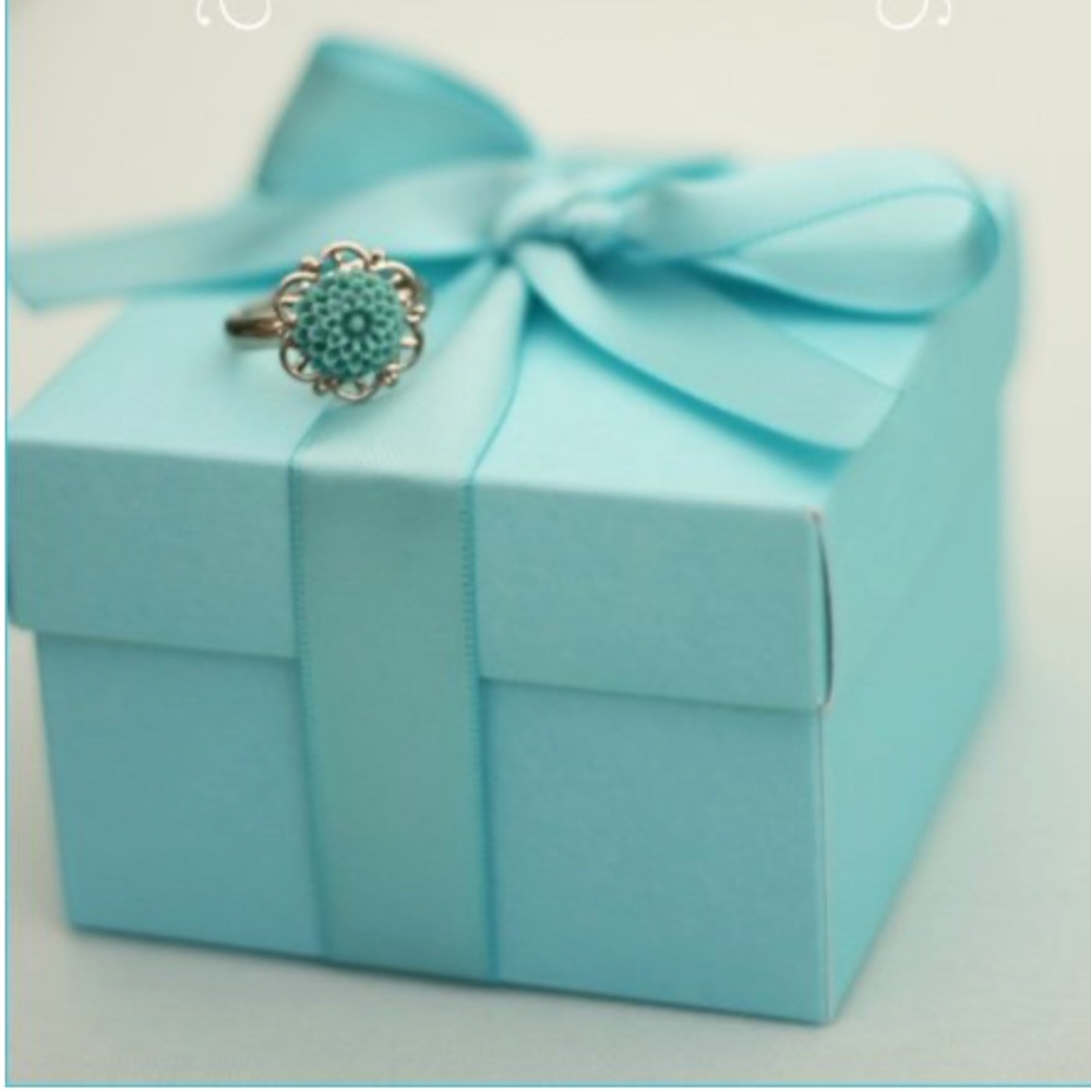Brides Magazine Wedding Collection Tiffany Blue Favor Boxes w Ribbon